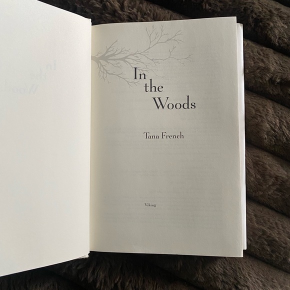 In the Woods by Tana First edition - Picture 7 of 8